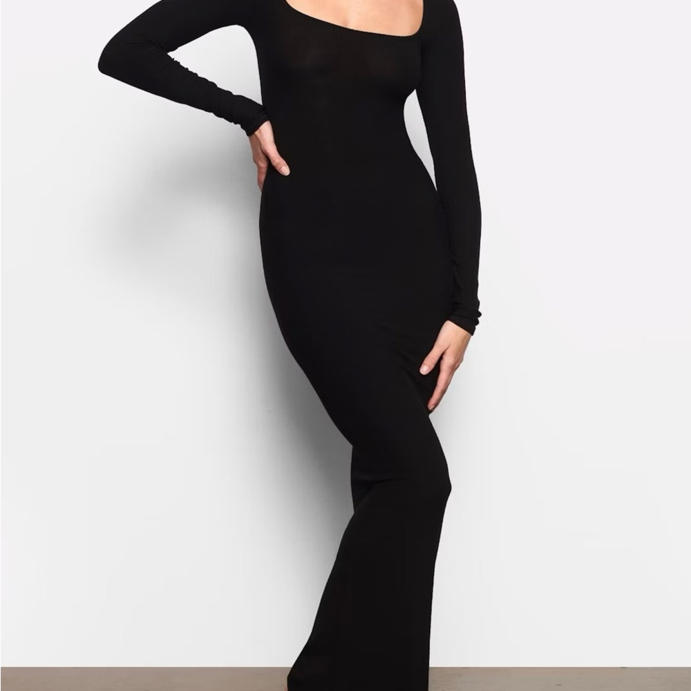 NWT-SKIMS SOFT LOUNGE LONG SLEEVE DRESS- Size M